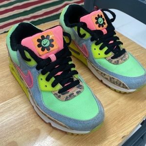 2020 Women Air Max 90 LX ‘illusion Green’ |size 8.5| beautiful Great Condition
